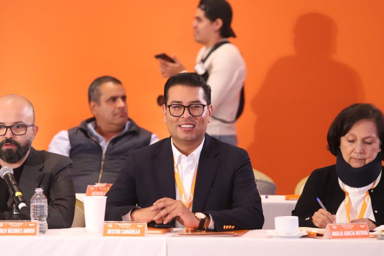 Se fortalece la Bancada Naranja con la adhesión del senador Néstor Camarillo